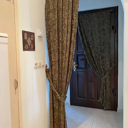 Stunning Sea View And Central Location, 2br 아파트