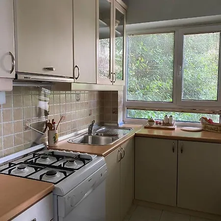 Stunning Sea View And Central Location, 2br *