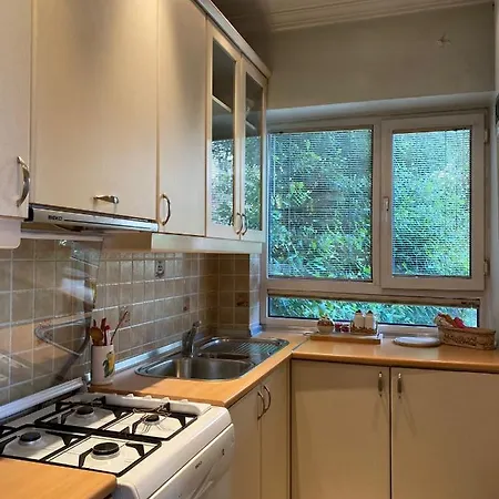 Stunning Sea View And Central Location, 2br 아파트