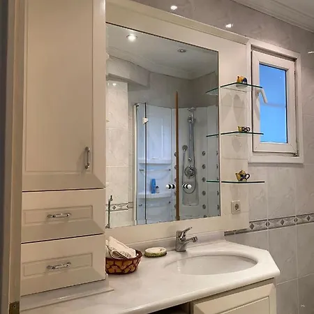 아파트 Stunning Sea View And Central Location, 2br