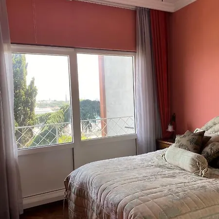 Stunning Sea View And Central Location, 2br * 이스탄불